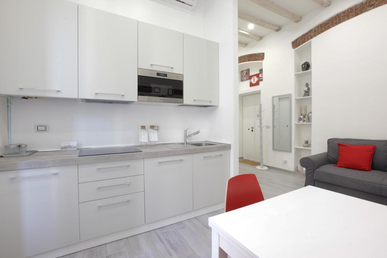 Amazing Apartment In City Center With Balcony มิลาน ภายนอก รูปภาพ
