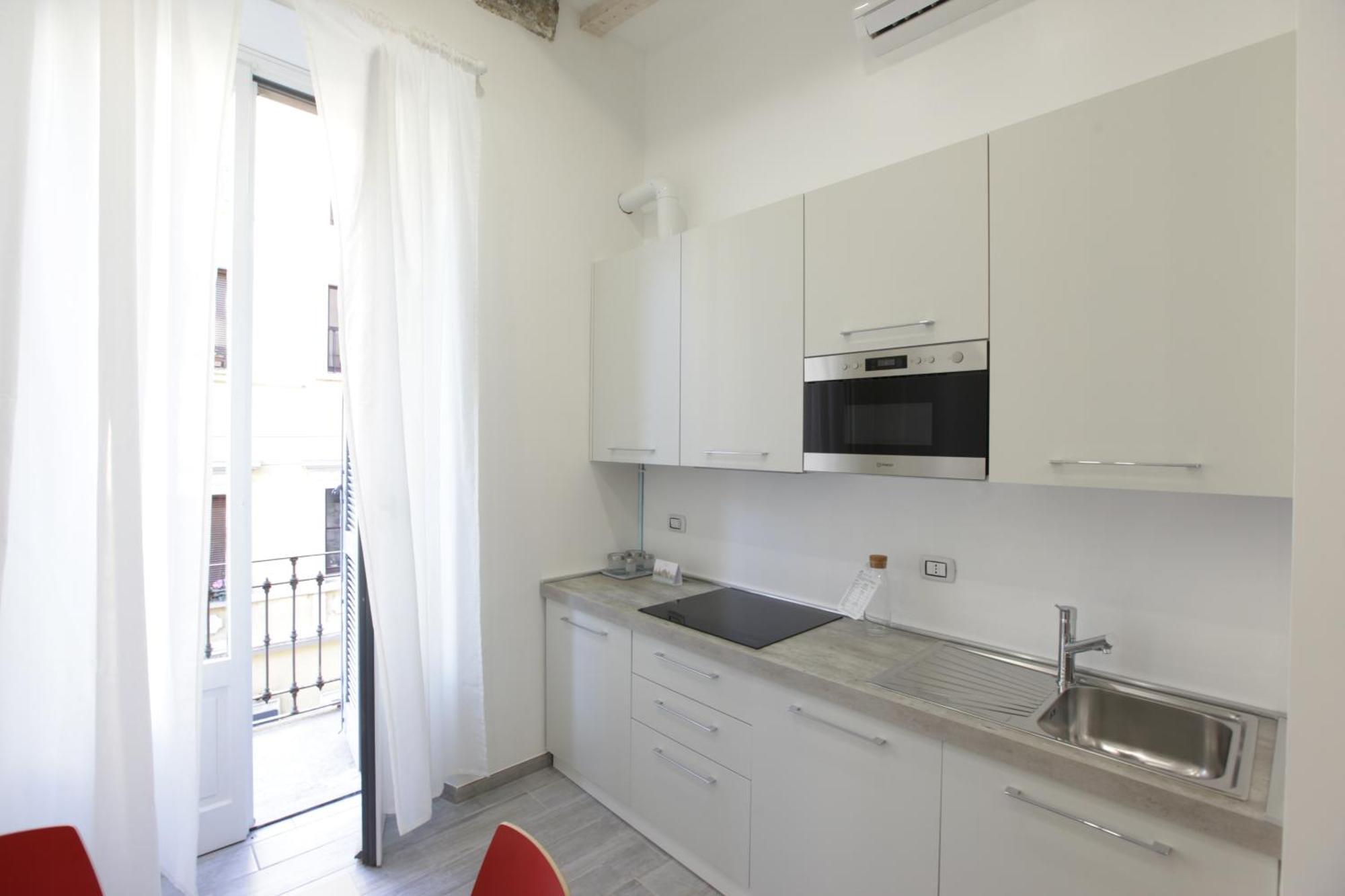 Amazing Apartment In City Center With Balcony มิลาน ภายนอก รูปภาพ